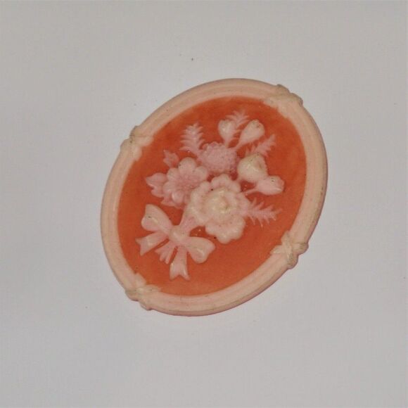 Flower Bouquet Cameo Resin Brooch Vintage Avon Floral Silhouette Salmon Cream - Picture 4 of 6